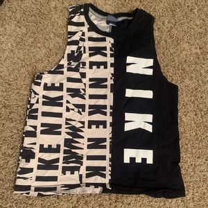 Nike tank top women’s Medium